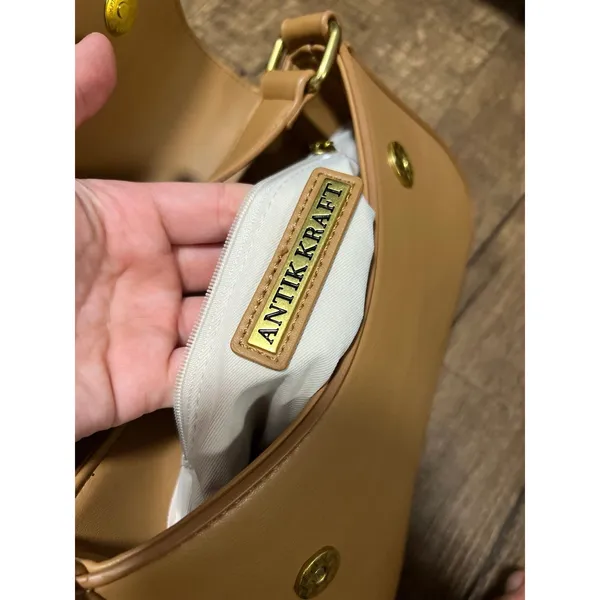 ANTIK KRAFT Vegan leather tan saddle bag - Image 4