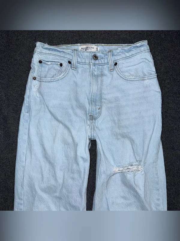 Abercrombie Fitch Jeans 90s Relaxed High Rise Light Wash Denim Distressed 2 LONG - Image 3