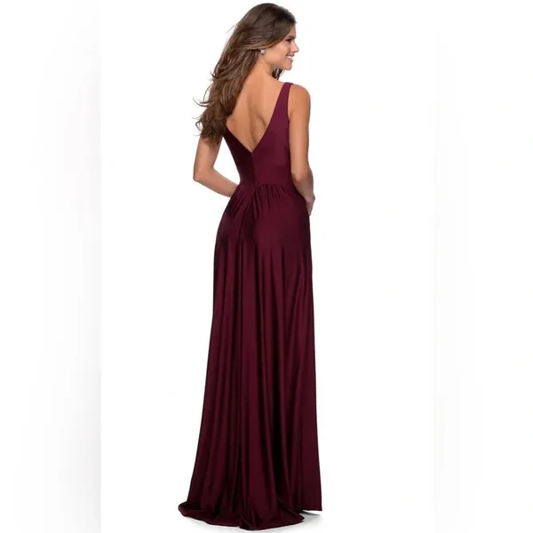 La Femme Women's Size 8 Red Plunge Neck A-Line Gown Sleeveless Maxi Slit NWOT - Image 2