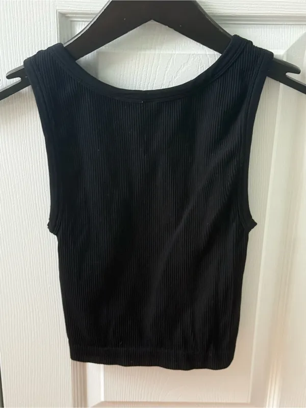 Aritzia Sun-deh Black Ribbed Seamless Tank - Image 3