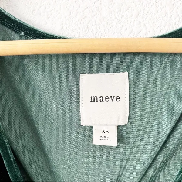 Anthropologie Maeve Pine Green Velvet Babydoll V-Neck Long Sleeve Top - Image 4