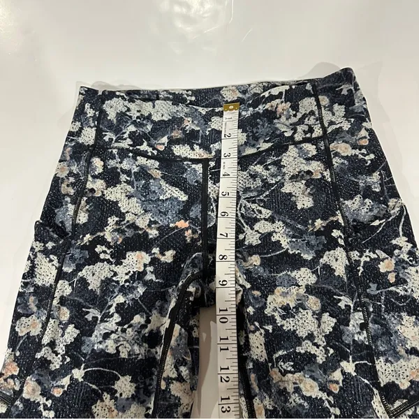Lululemon Speed Up Crop *21" in Spring‎ Bloom Multi Size 8 - Image 10