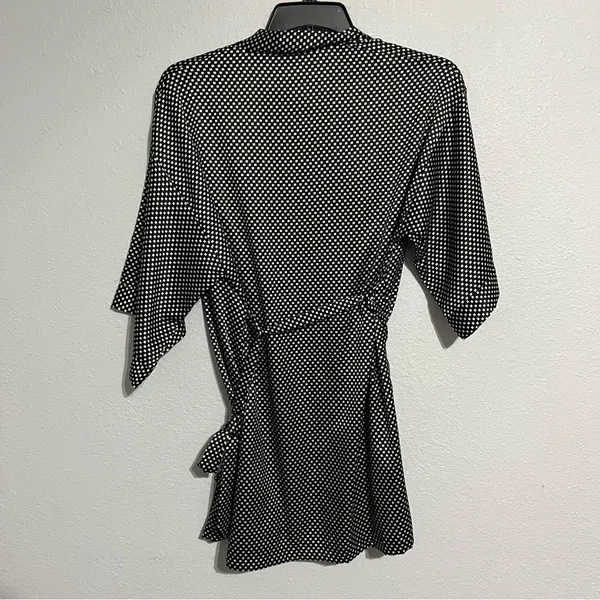 Victoria’s Secret Black & White Pattern Satin-like Robe Size Small - Image 6