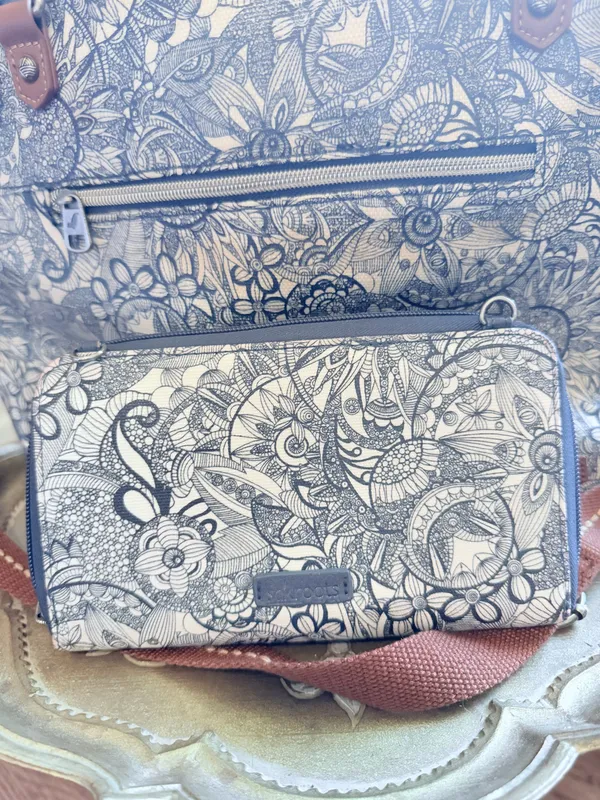Sakroots Bag and wallet - Image 2