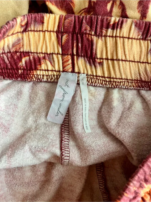 UO: Out From Under• Sunset Palms Terrycloth Shorts• Sz M - Image 3