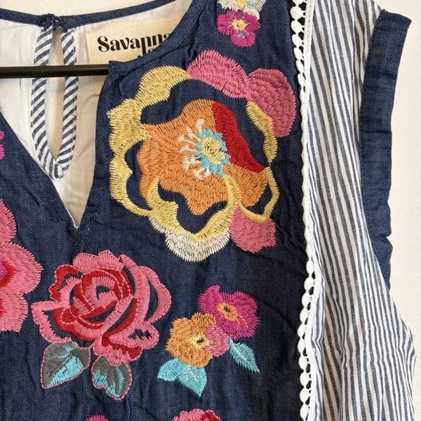 Savanna Jane Striped Floral Embroidered Dress size M Blue White Sleeveless - Image 7
