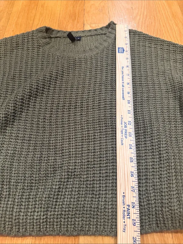 Moon & Madison women’s sweater size small . - Image 6