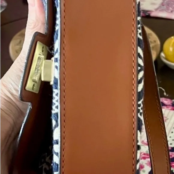 Chic Patterned Crossbody Bag in Brown and‎ Blue - Image 8