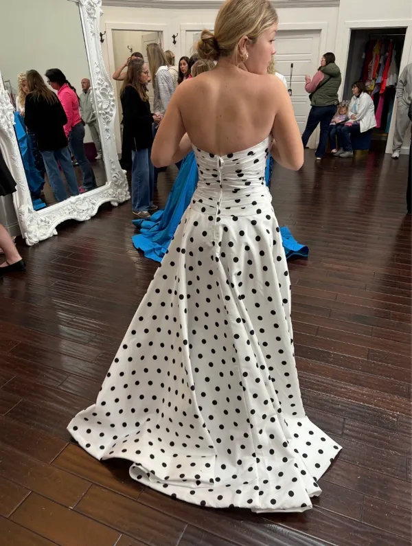 Sherri Hill Prom Dress - Image 2