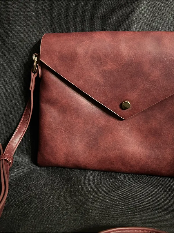 Lucky Brand Women's Envelope Crossbody Bag in Burgundy - Image 4