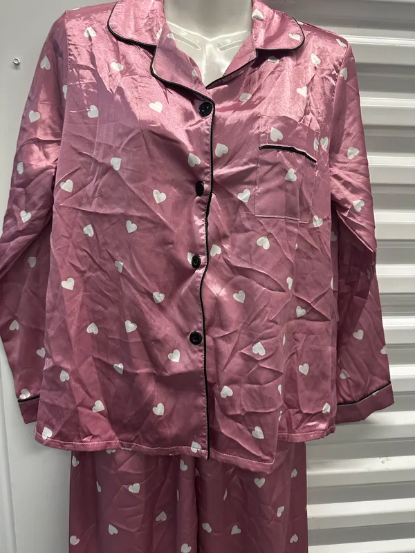 Silky pink pajama set with heart pattern. New Size M Size M - Image 4