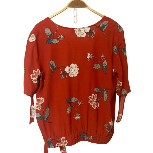 Loft Red Floral Tie Short Sleeves Waist Crossover V-Neck Blouse Top Medium - Image 2