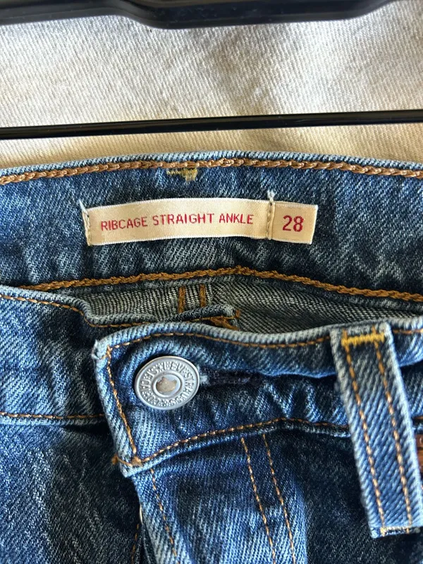 Levi’s Ankle Ribcage Straight - Image 3