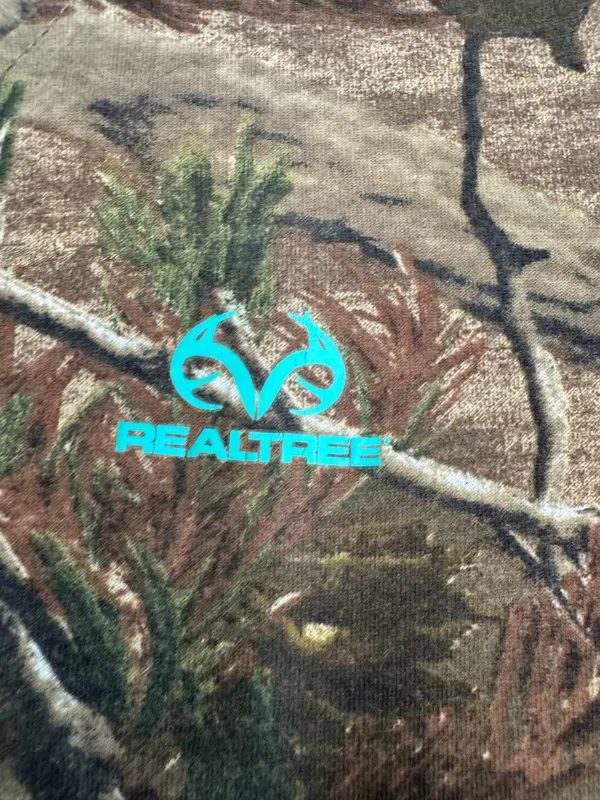 Realtree Camouflage Short Sleeve V-Neck T-Shirt Size Large - Image 2
