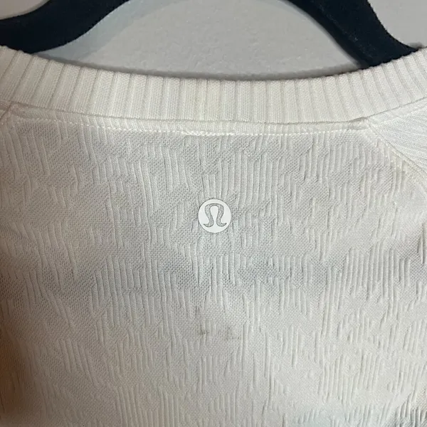 Lululemon white textured Rest Less pullover top - Image 3