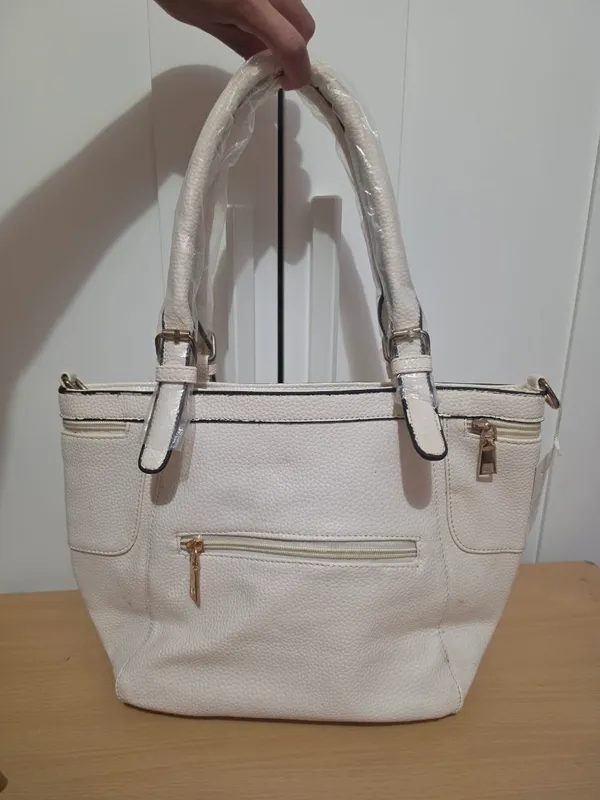 Beautiful white purse - Image 5