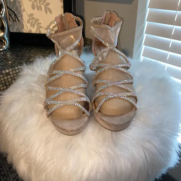 Material Girl Elegant Tan Strappy Heels - Image 10
