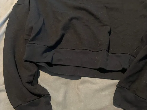 Reformation jeans cropped black sweatshirt small - Image 8