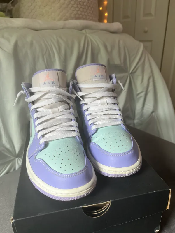 Nike Air Jordan 1 Mid - Image 2