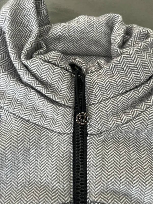 Lululemon jacket - Image 6