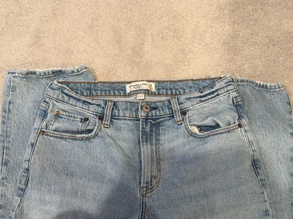 Abercrombie Mid-Rise Jeans Long - Image 2