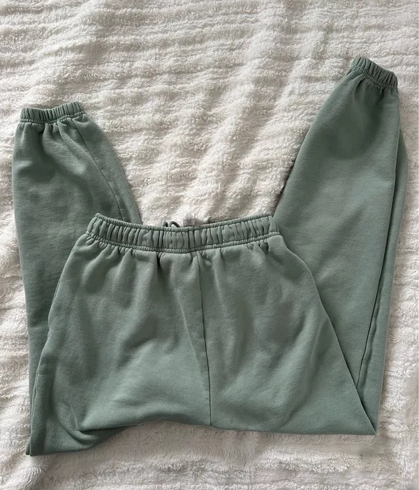 Alo Yoga Sweatpants - Image 5