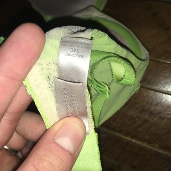 Victoria’s Secret 34C lime, lace detailed balconet bra - Image 2