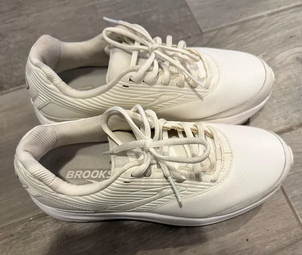 Brooks Addiction Walkers size 10 - Image 2