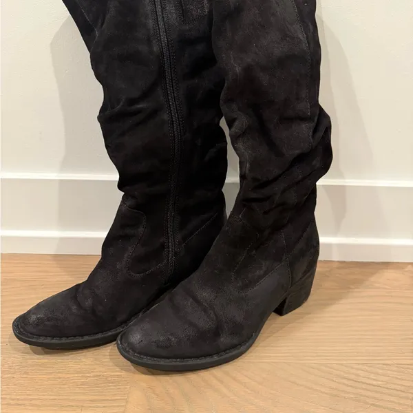 Born Black Heeled Boots Size 7 - Image 2