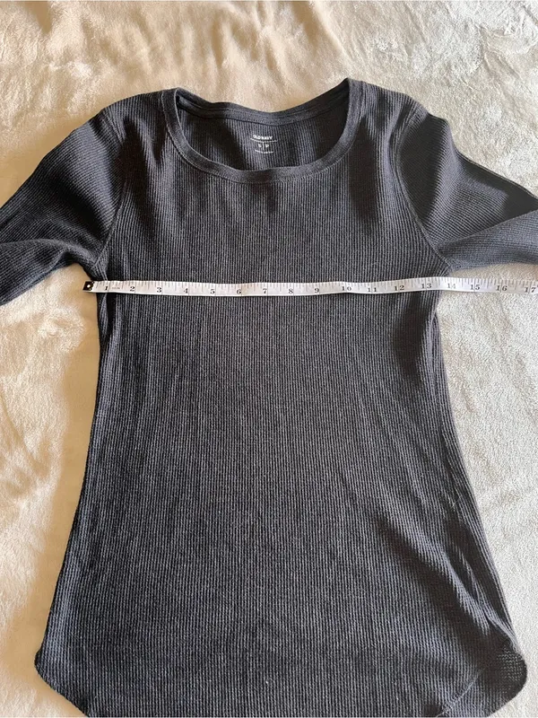 Old Navy Charcoal Gray Long Sleeve Comfy Waffle Print Thermal Women’s Top Shirt Sz S EUC - Image 5