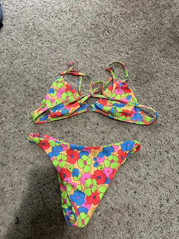 Amazon Bikini - Image 2