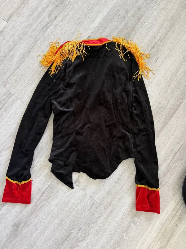 Halloween costume - Image 2