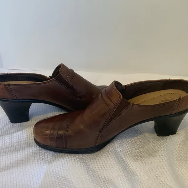 Bass Bertie Women’s Size 8 Boho Artsy Casual Brown Leather Clogs Slip-On Shoes - Image 5