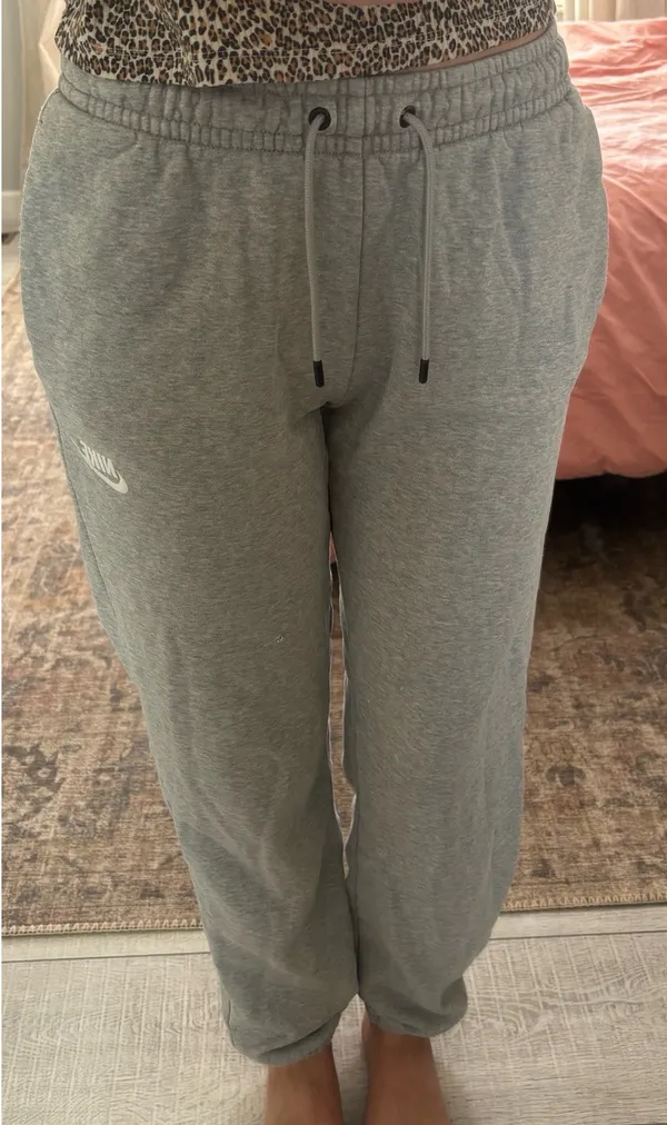 Nike Women’s Joggers - Image 2