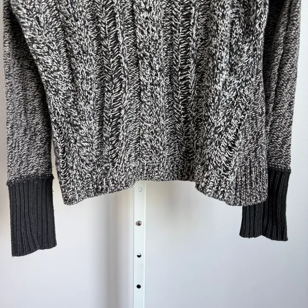 American Eagle Outfitters Sweater Knit Black White‎ sz M Preppy Casual - Image 3