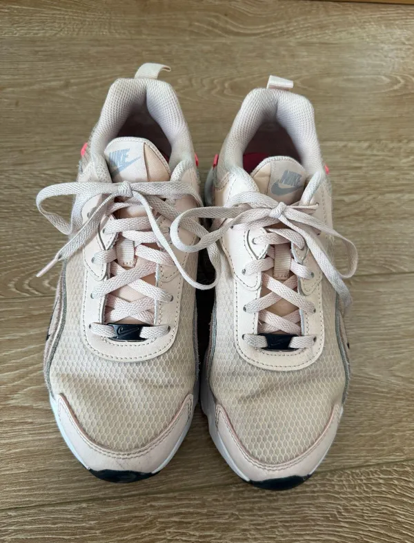 Nike RYZ Sneakers - Image 2