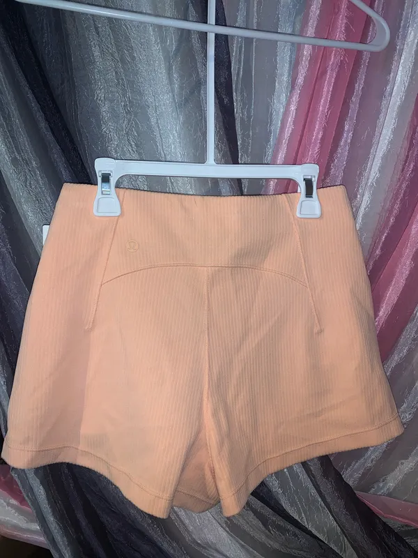 Lululemon NWTs Ribbed Softstreme HR shorts size 4 - Image 2