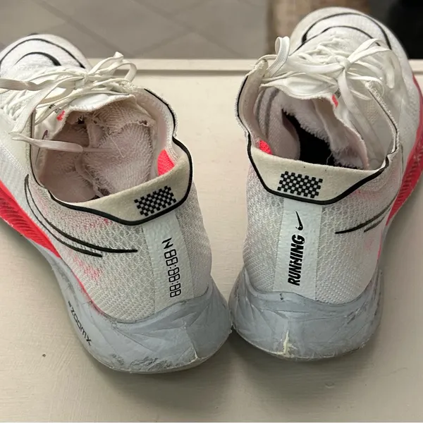 Nike Women's ZoomX Streakfly Road Racing White and Pink Athletic Shoes Size 8 - Image 4