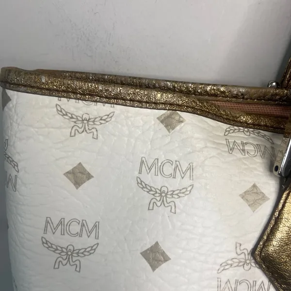 MCM Princess Lion White Shoulder Tote - Image 5