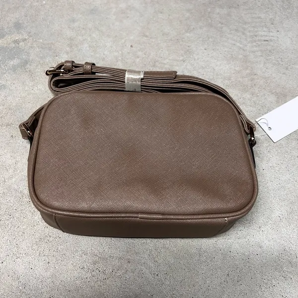 NWT MARILYN MONROE Taupe Handbag Purse w/ Crossbody Strap Faux Leather - Image 3