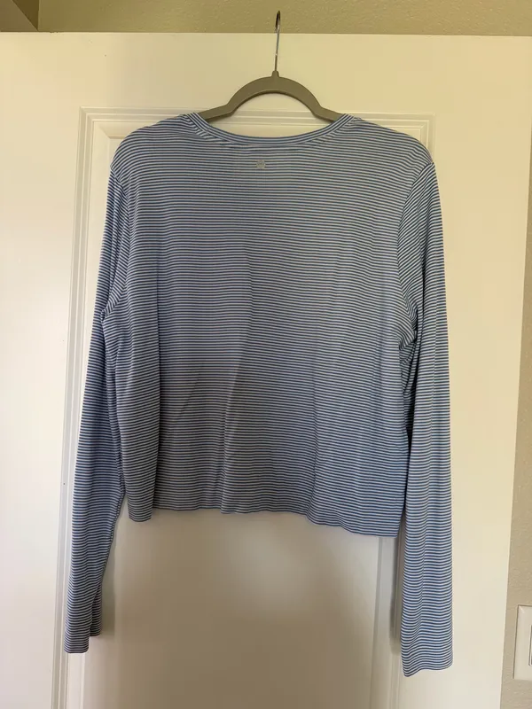 Striped Athleisure Top Blue Size L - Image 4