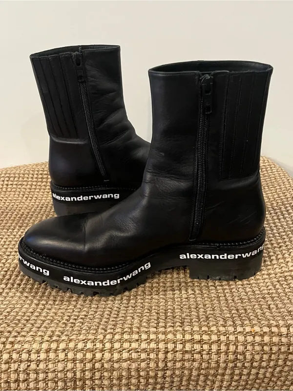 Alexander Wang Sanford Black Chelsea Ankle Boots Lug Logo Platform Size 8 - Image 7