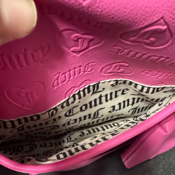 JUICY COUTURE Hot Pink Embossed Shoulder Weekender Bag & Small Coin Purse - Image 7