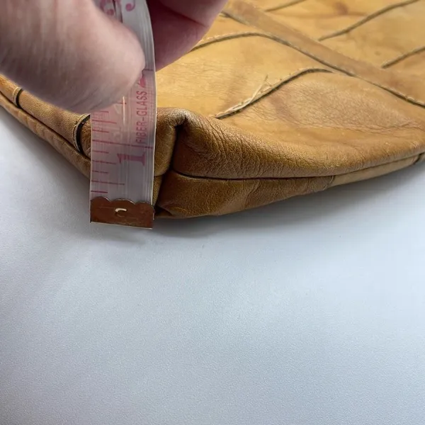 Vintage boho Leather Made in Hong Kong top handle bag. - Image 11