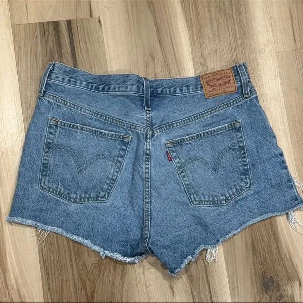 Levi’s 501 Cutoff Shorts Women’s 32 - Image 6