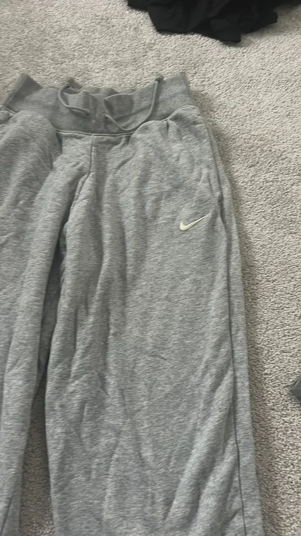 Nike Grey Sweatpants - Image 3