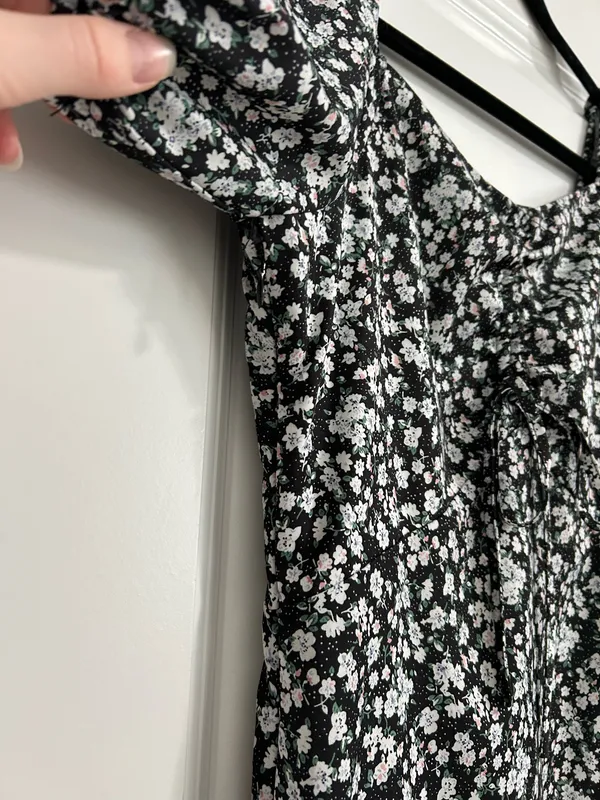 Floral Puff Sleeve Black Midi Dress Women’s Size Medium - Image 5