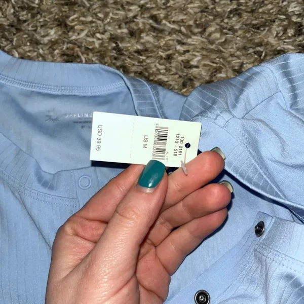 Aerie Offline Henley Cropped Button Up Top Size Medium - Image 2