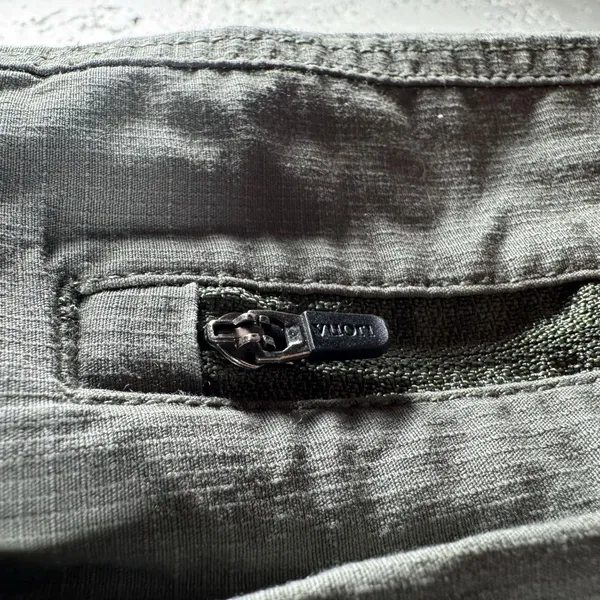 Womens Vuori Ripstop Climber Pants Size Small Army Green Roll Up Option VW401 - Image 7