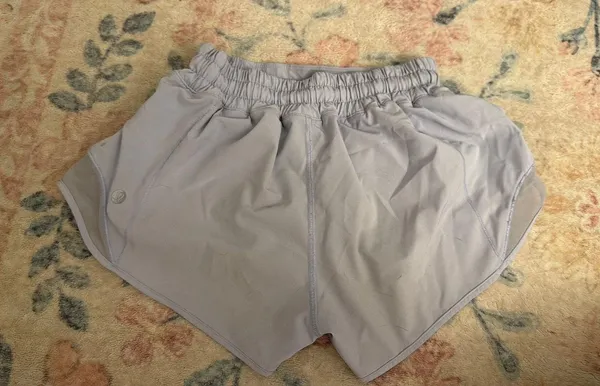 Lululemon Shorts 2.5" Hotty Hot - Image 2
